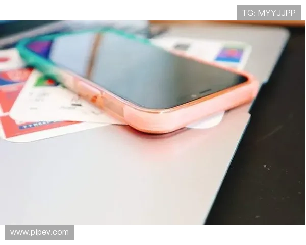 梦中邂逅足球明星的浪漫爱情故事与心灵旅程